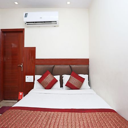 Oyo 6169 Hotel Prem Deluxe Нью-Дели Экстерьер фото