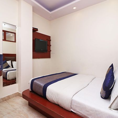 Oyo 6169 Hotel Prem Deluxe Нью-Дели Экстерьер фото