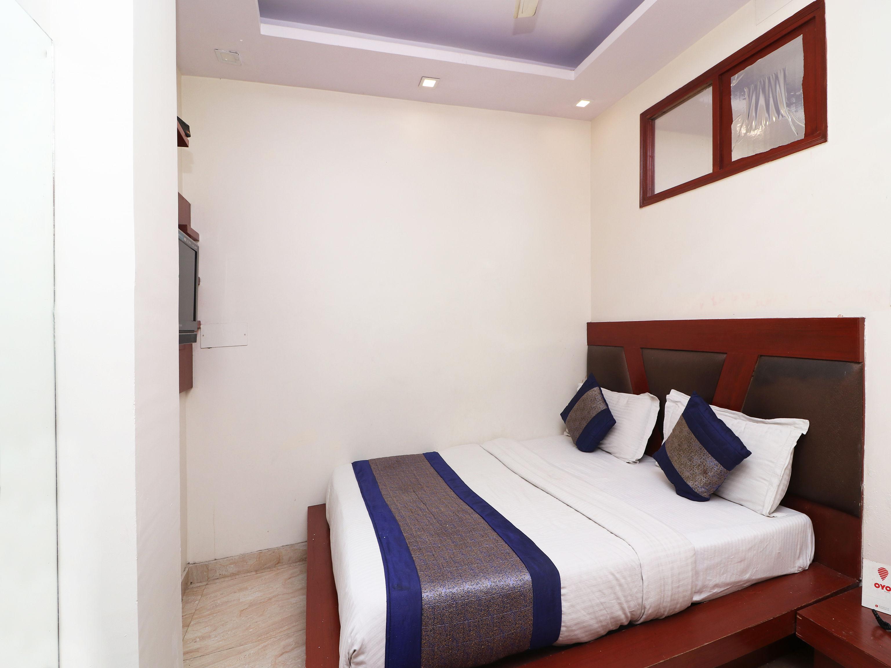 Oyo 6169 Hotel Prem Deluxe Нью-Дели Экстерьер фото
