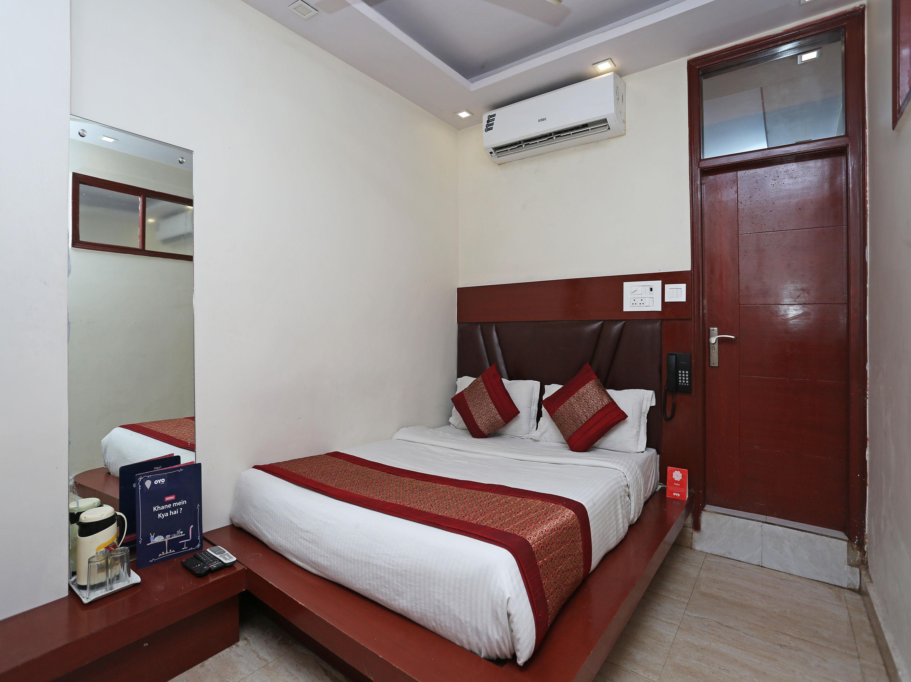 Oyo 6169 Hotel Prem Deluxe Нью-Дели Экстерьер фото
